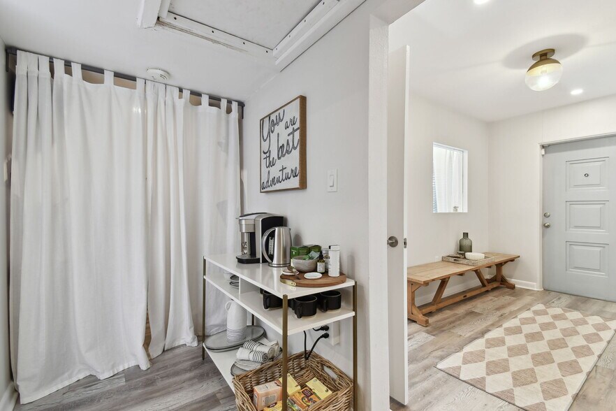 More Photos Of 3019 W Azeele St, Tampa Loft Creative Space For Sale
