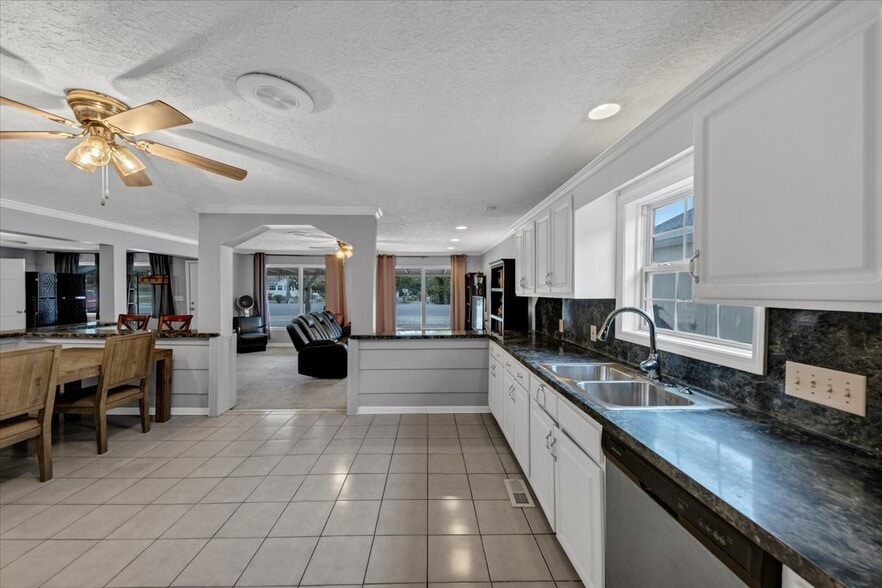 More Photos Of 6071 N Main St SE, Acworth Flex For Sale