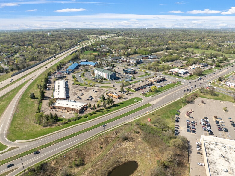 More Photos Of 1988 Rahncliff Ct, Eagan Service Station For Sale