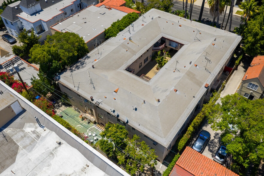 More Photos Of 720 S Plymouth Blvd, Los Angeles Apartments For Sale