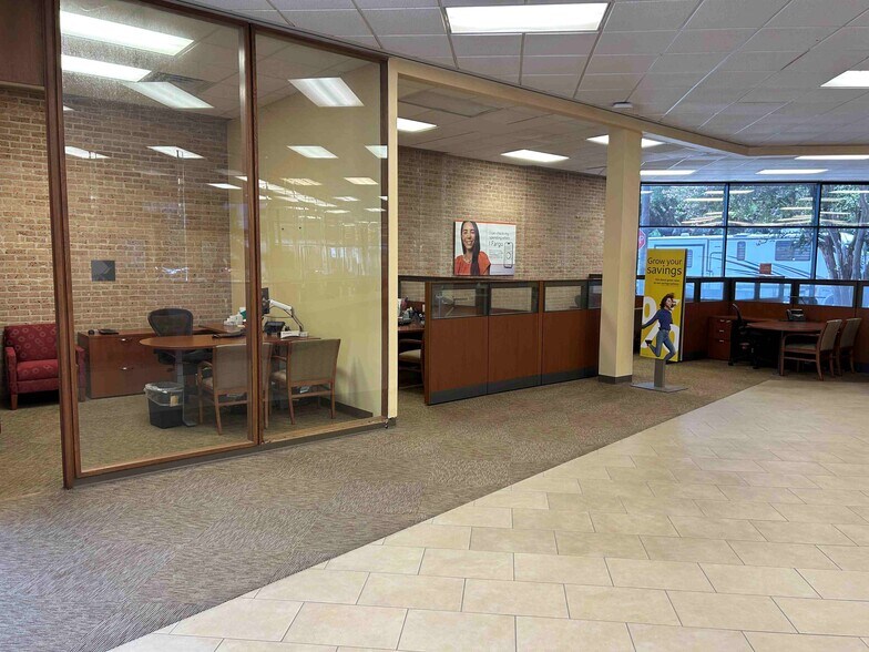 More Photos Of 700 Jackson St, Richmond Bank For Sale