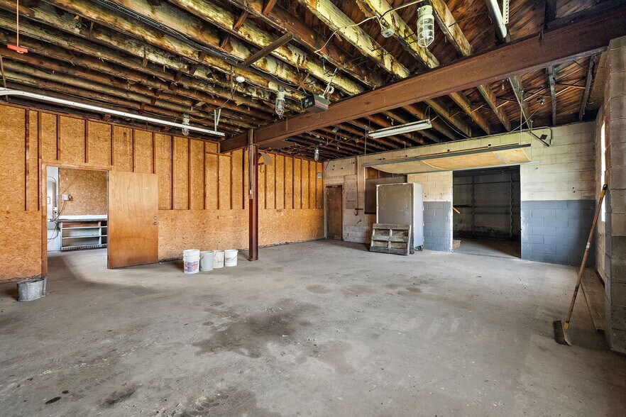 More Photos Of 3316 Silverside Rd, Wilmington Auto Repair For Lease