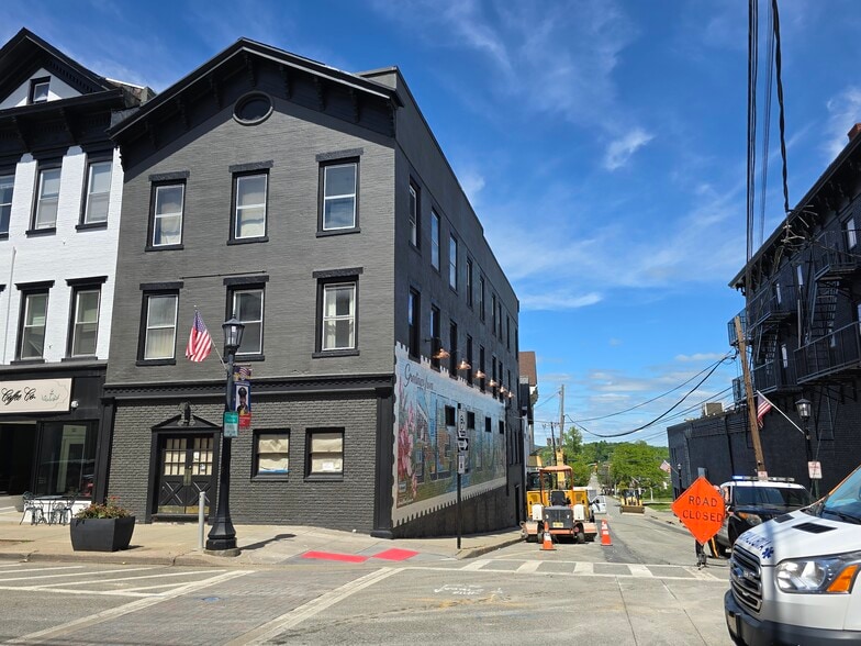 More Photos Of 115 Spring St, Newton Apartments For Sale