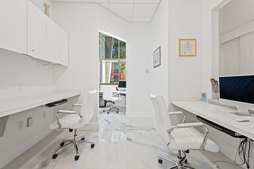 More Photos Of 250 Pharr Rd NE, Atlanta Apartments For Lease