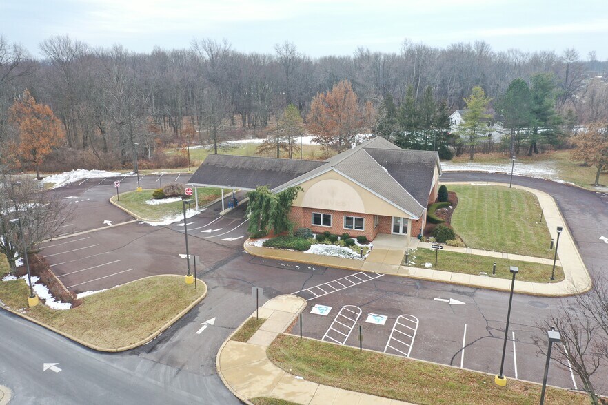 More Photos Of 5831-5855 Easton Rd, Plumsteadville Unknown For Lease