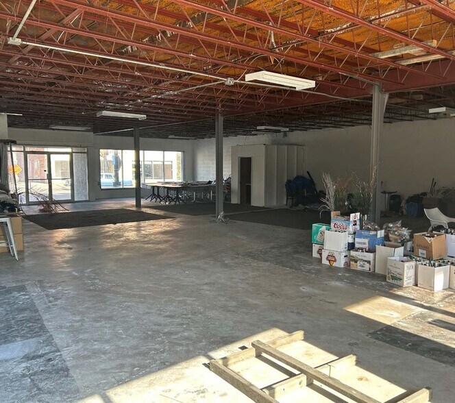 More Photos Of , Welland General Retail For Sale