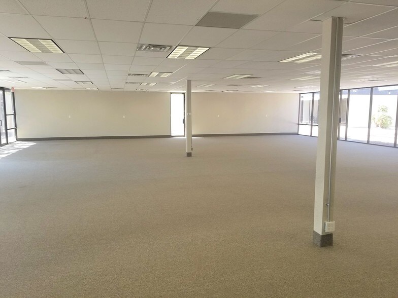 More Photos Of 1555 E Flamingo Rd, Las Vegas Office For Sale