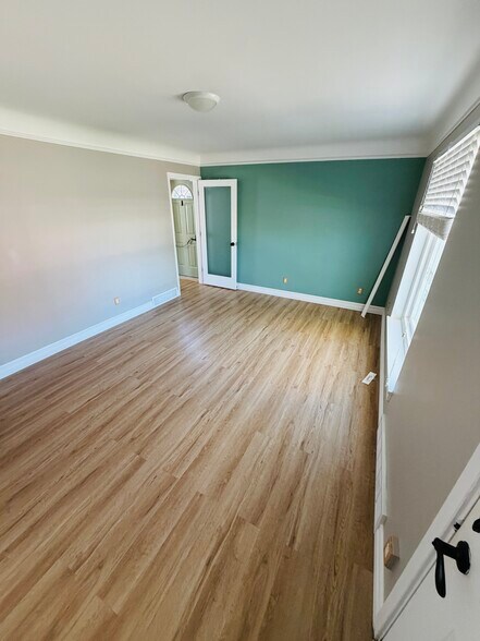 More Photos Of 1013 S Main St, Plymouth Storefront Retail Office For Sale
