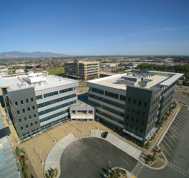 More Photos Of 75-95 W Towne Ridge Pky, Sandy Office For Lease