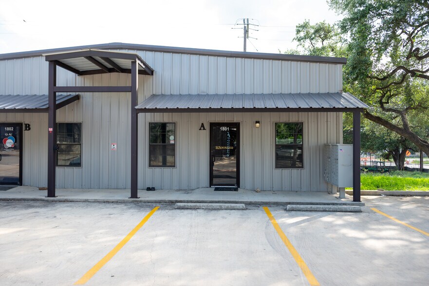 Primary Photo Of 18820 Fm 2252, San Antonio Freestanding For Lease