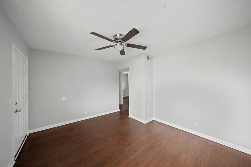 More Photos Of 1200 WH Davis Dr, Nashville Apartments For Sale