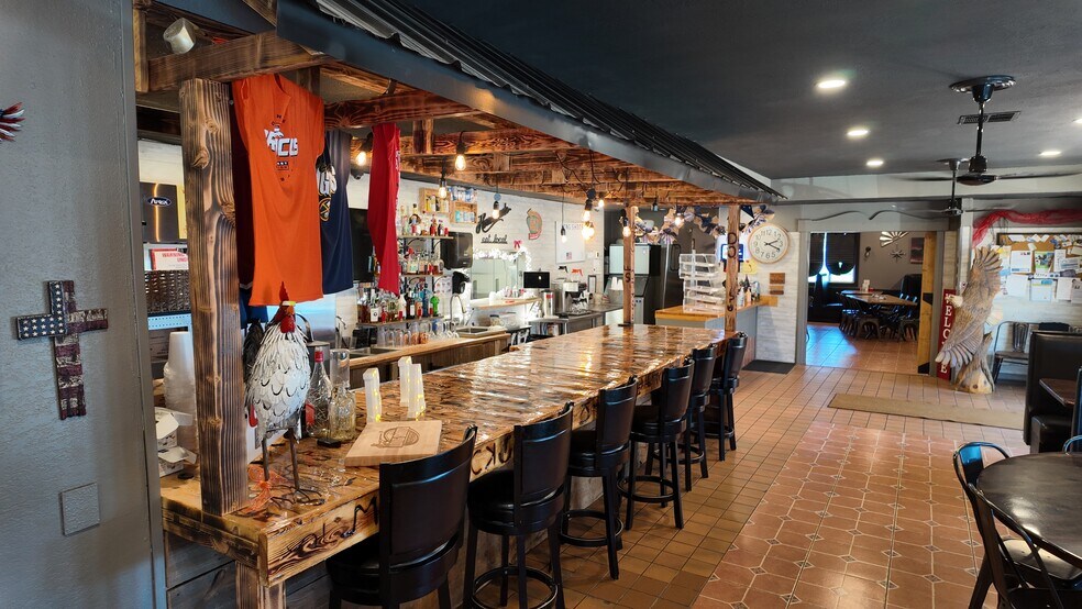More Photos Of 140 E 12th St, Imperial Restaurant For Sale