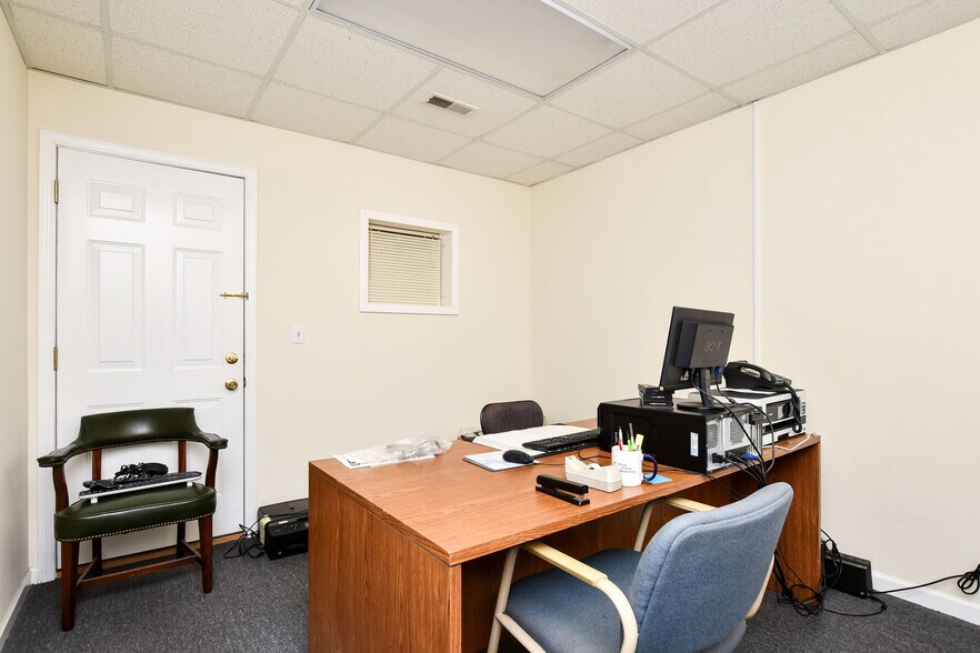 More Photos Of 124 N Charleston St, Blacksburg Warehouse For Sale