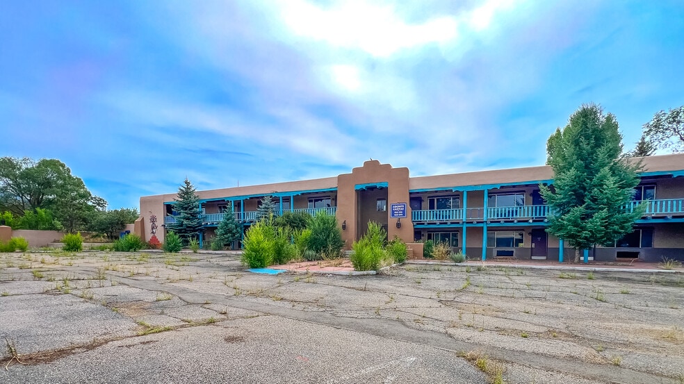 More Photos Of 413 Paseo Del Pueblo Norte, Taos Hotel For Sale