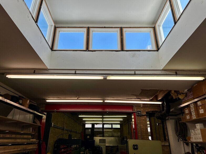 More Photos Of 1908 N Milwaukee Ave, Chicago Manufacturing For Sale