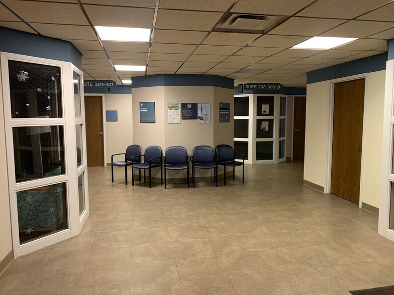 More Photos Of 3156 Dustin Rd, Oregon Medical For Lease