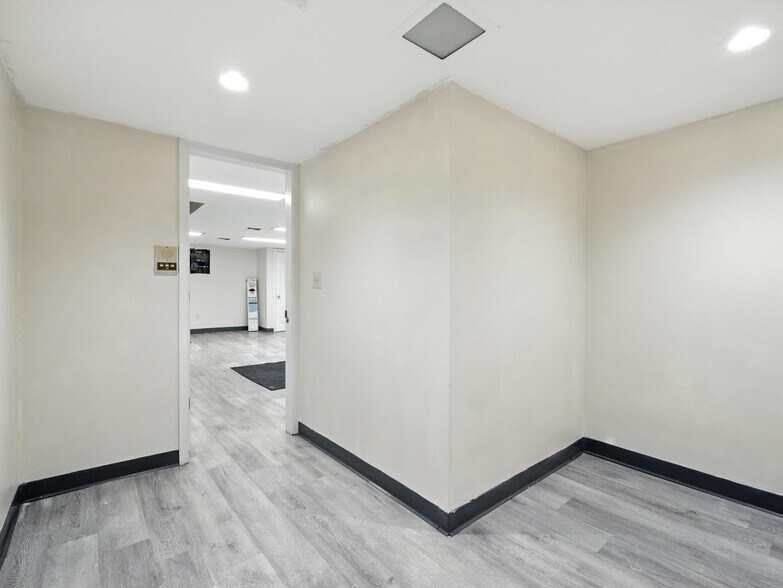 More Photos Of 6-8 Thorne St, Jersey City General Retail For Sale