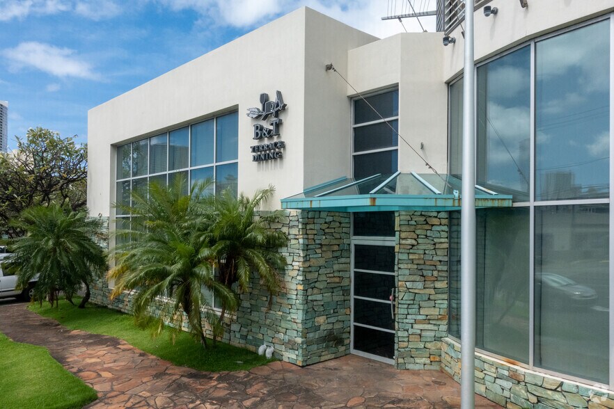 More Photos Of 938 Piikoi St, Honolulu Freestanding For Sale