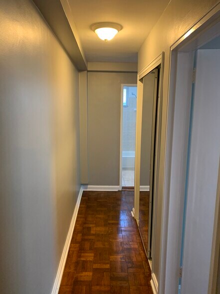 More Photos Of 111 E Uhler Ave, Alexandria Apartments For Sale