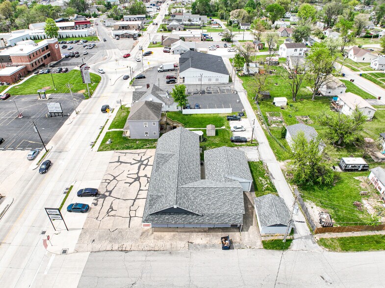 More Photos Of 581 E Cherry St, Troy Freestanding For Sale