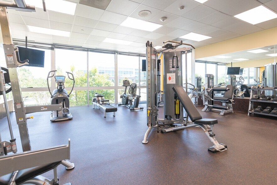 More Photos Of 17177 Preston Rd, Dallas Office For Lease