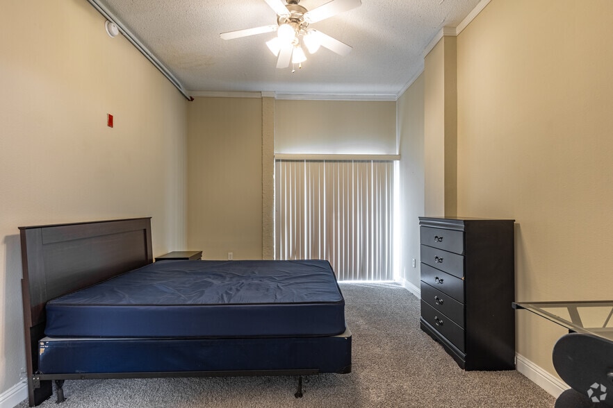 More Photos Of 1001 University Ave, Lubbock Apartments For Lease