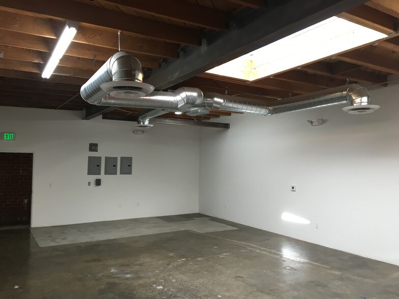 More Photos Of 2234 Barry Ave, Los Angeles Warehouse For Lease