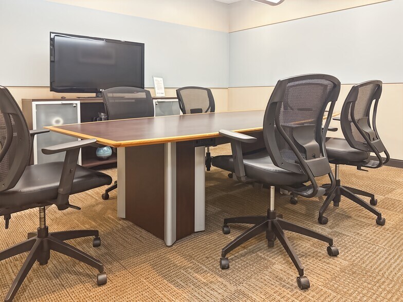 More Photos Of 10 Four Seasons Pl, Toronto Coworking Space