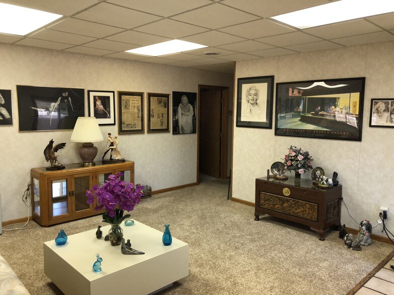 More Photos Of 56495 Grand River Ave, New Hudson Warehouse For Sale