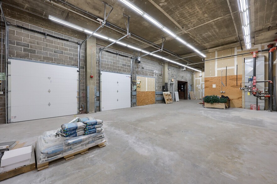 More Photos Of 1515 Lititz Pike, Lancaster Storefront For Lease