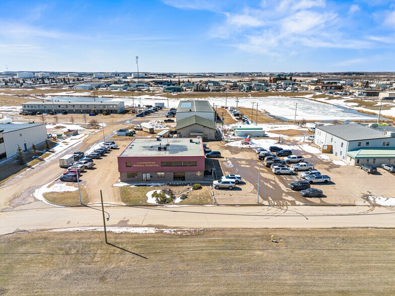 More Photos Of 6002 50 Ave, Lloydminster Freestanding For Sale