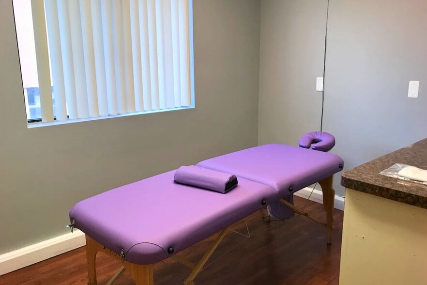 More Photos Of 1817 Black Rock Tpke, Fairfield Medical For Sale