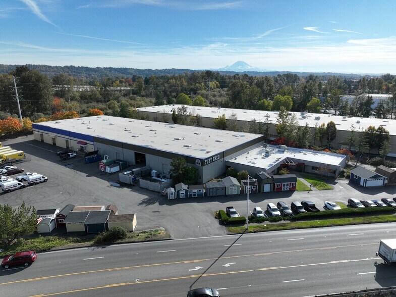 More Photos Of 17500 W Valley Hwy, Tukwila Warehouse For Lease