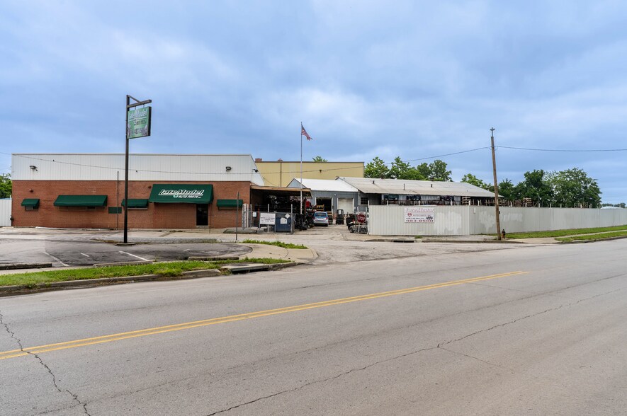 More Photos Of 5420 E 10th St, Kansas City Industrial For Lease