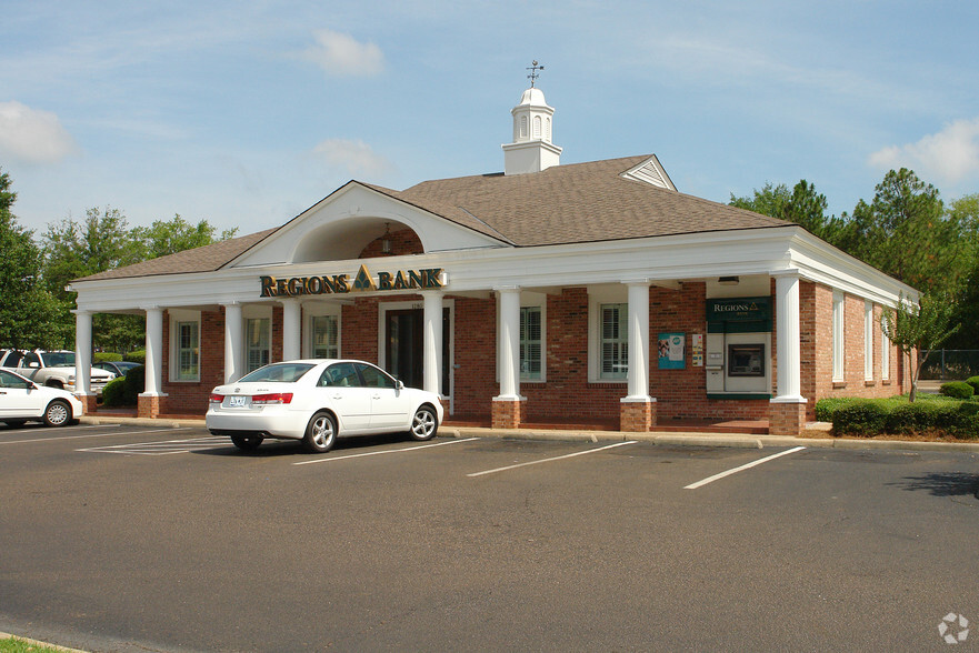 Primary Photo Of 1280 E County Line Rd, Ridgeland Bank For Sale