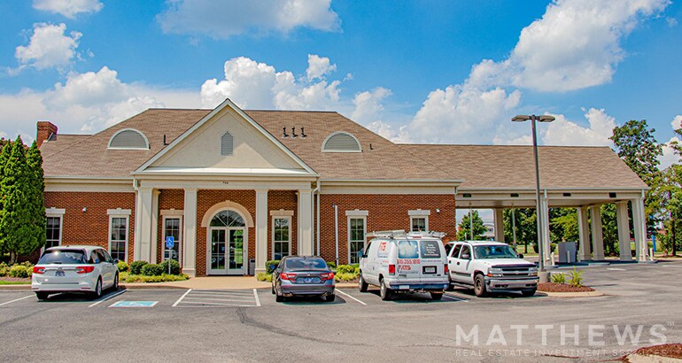 Primary Photo Of 724 President Pl, Smyrna Bank For Sale