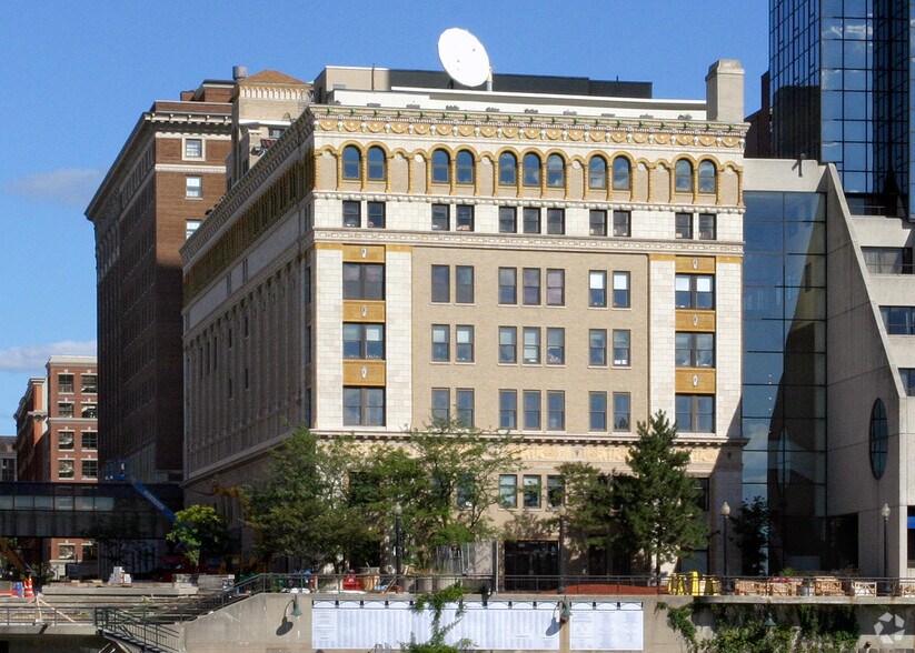 More Photos Of 220 Lyon St NW, Grand Rapids Office For Lease