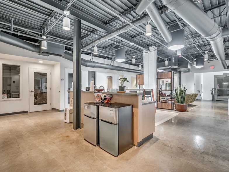 More Photos Of 916 NW 6th St, Oklahoma City Storefront Retail Office For Sale