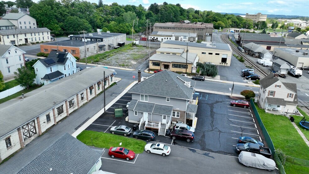 More Photos Of 550 S Main St, Nazareth General Retail For Sale