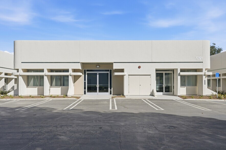 More Photos Of 1371 Warner Ave, Tustin Unknown For Lease