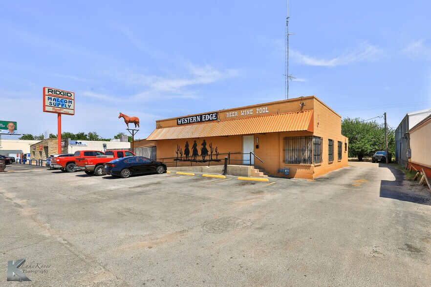 More Photos Of 1841 S Treadaway Blvd, Abilene Industrial For Sale