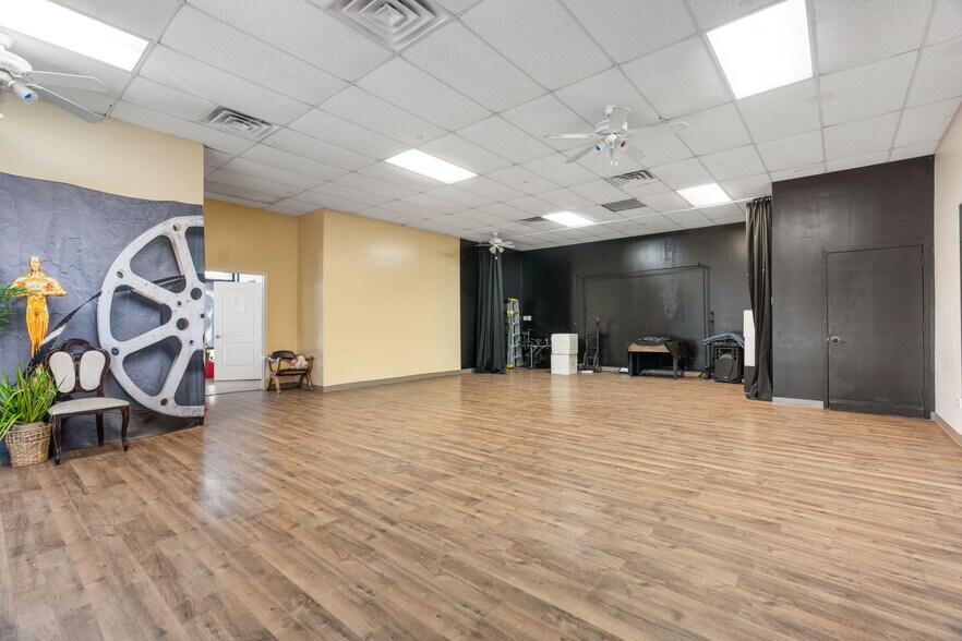 More Photos Of 29B Nelson Ave, Staten Island General Retail For Lease