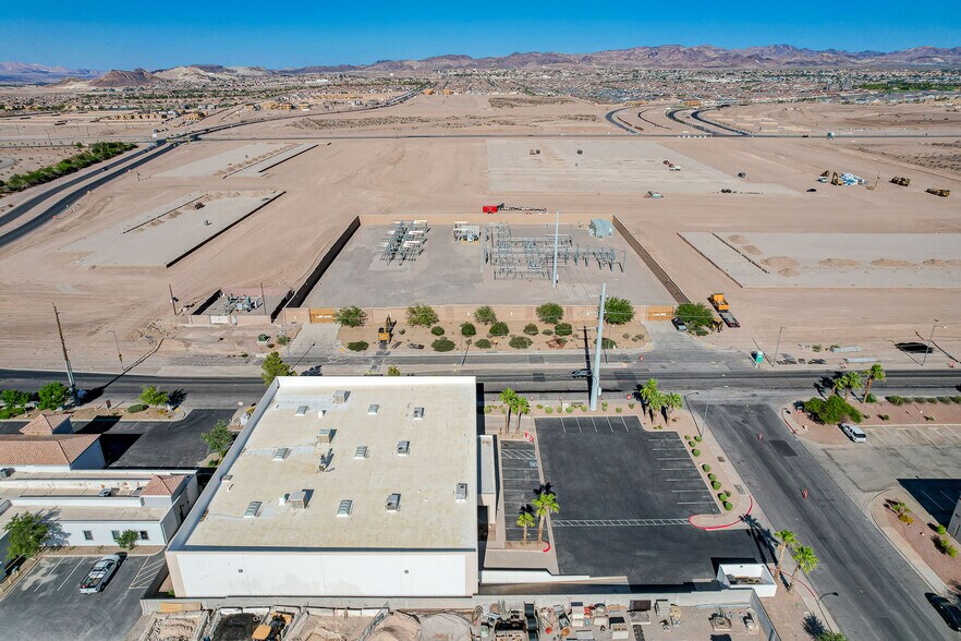 More Photos Of 200 Sunpac Ave, Henderson Warehouse For Sale