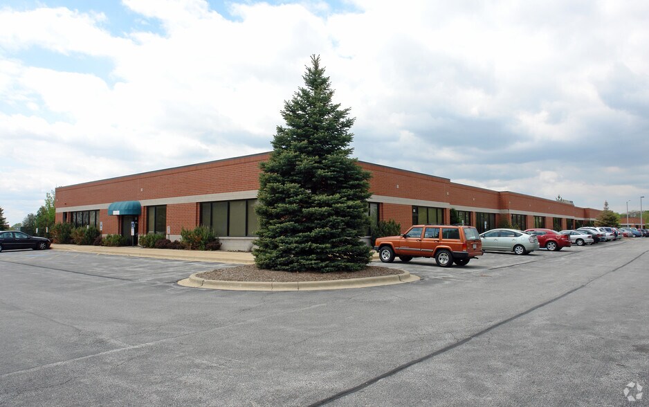 More Photos Of 1255 Bond St, Naperville Unknown For Lease