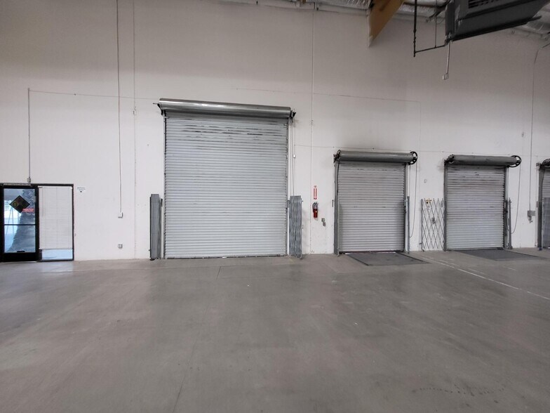 More Photos Of 3326 Ponderosa Way, Las Vegas Warehouse For Lease