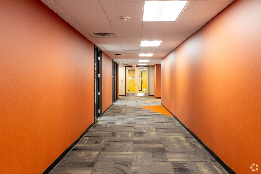 More Photos Of 435 Ford Rd, Saint Louis Park Office For Sale