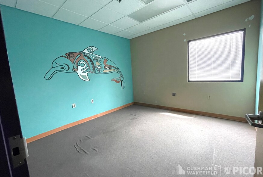 More Photos Of 32 Boulevard del Rey David, Nogales Medical For Sale