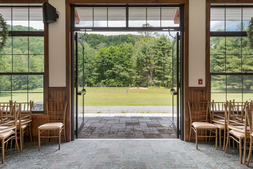 More Photos Of 1471 Denning Rd, Claryville Restaurant For Sale