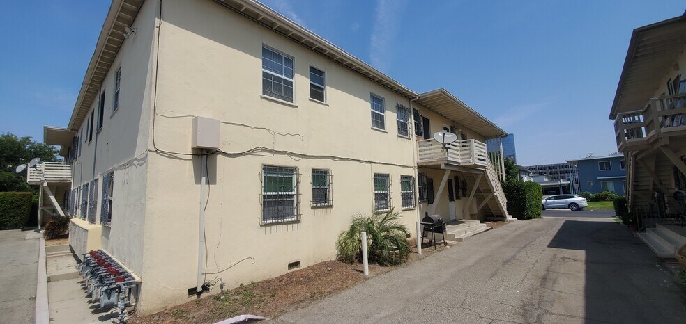 More Photos Of 5776 Clemson St, Los Angeles Apartments For Sale