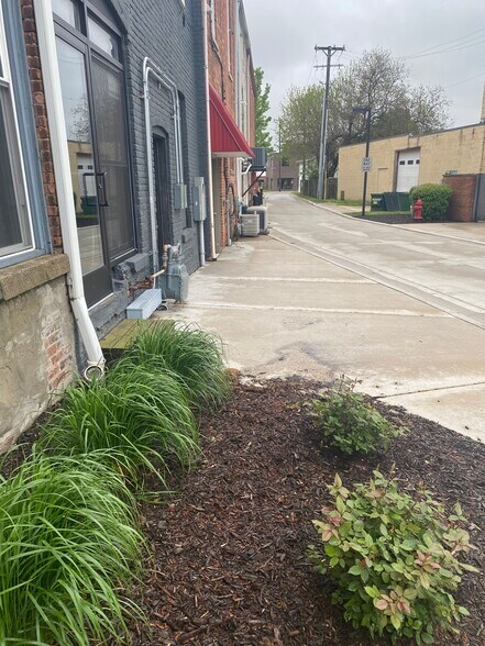 More Photos Of 116 Tecumseh St, Dundee Storefront Retail Office For Sale